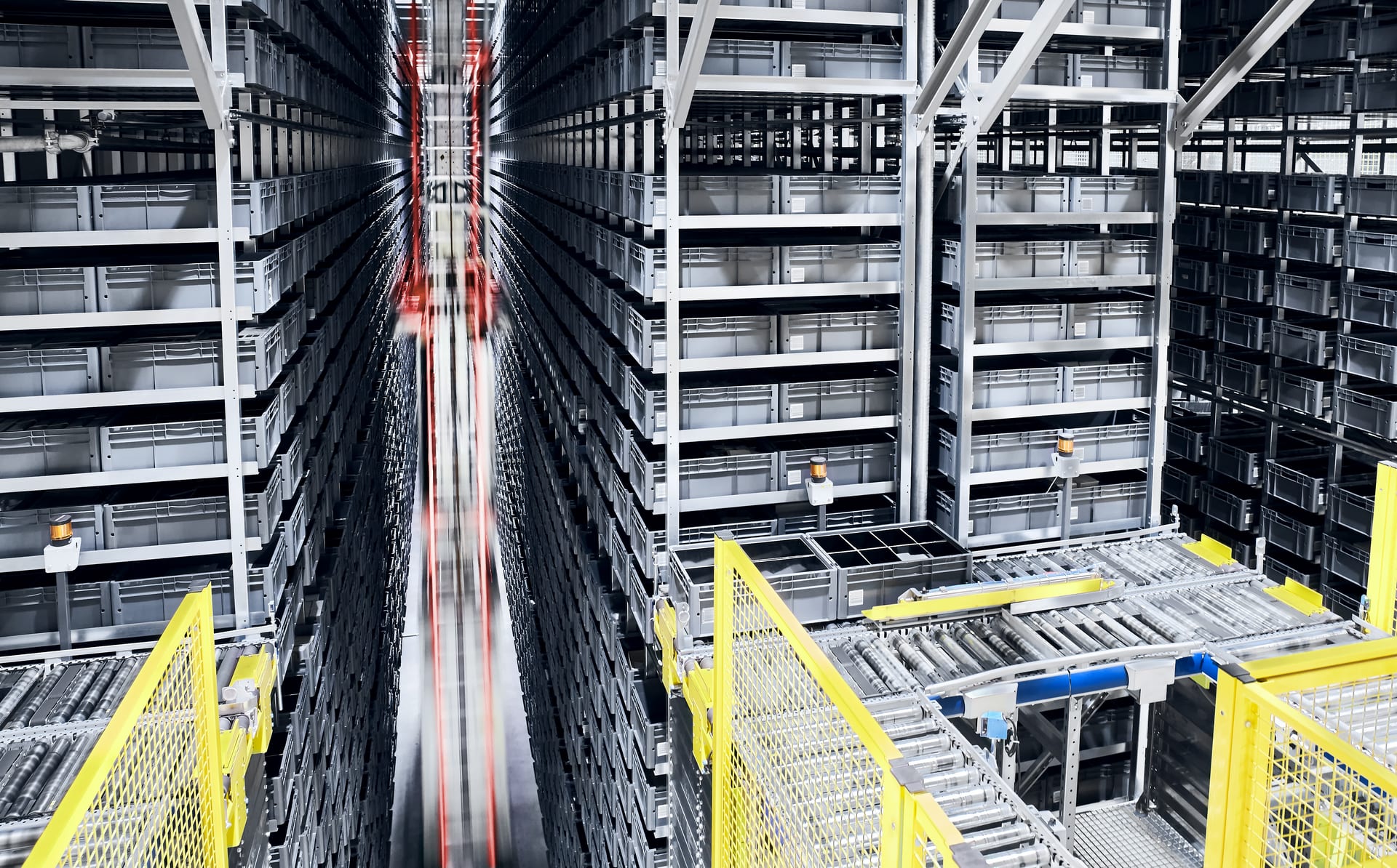 High-bay automated warehouse — a disciplined operating floor